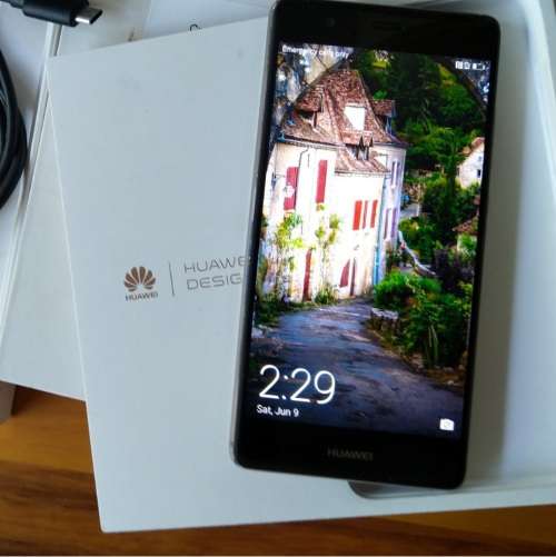 HUAWEI P9 32GB, 3GB RAM (Not lite version) *Remaining warranty + free screen fix from Huawei*