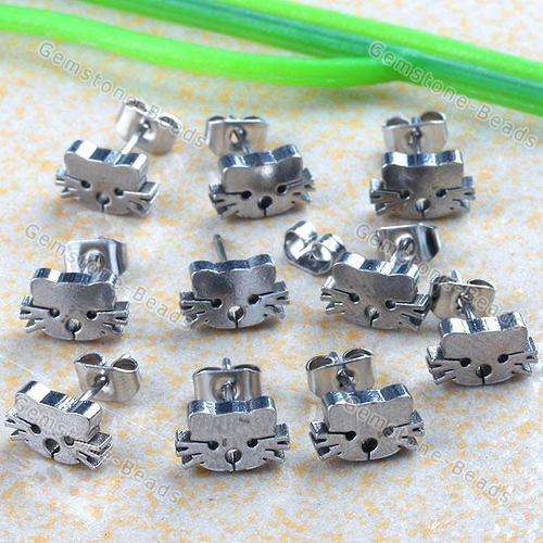 1 Pair of Hello Kitty Earrings - Stainless Steel earrings