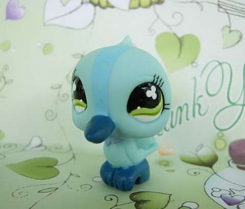 Last one - Littlest pet shop, Bird - Blue Bird #846 with red hat