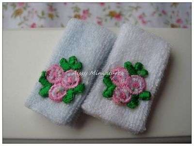 Miniature, Re-ment, Collectable Handmade Dollhouse Miniature Towel