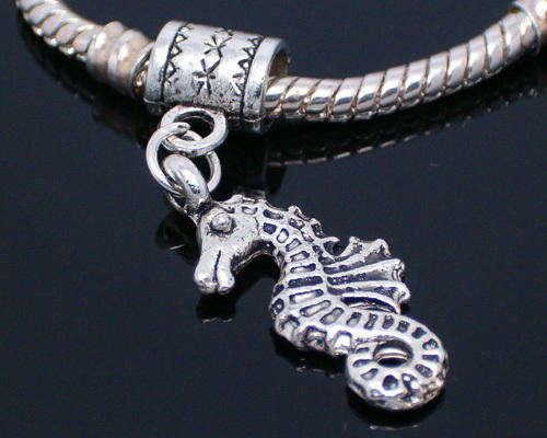 Dangling Bead - Seahorse