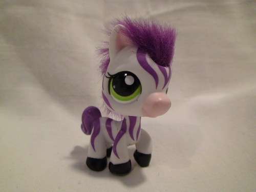 ONLY One - Nearly impossible to get . Littlest pet shop, Postcard Pet  - Zebra 2470