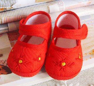 Baby Shoes Embroidered shoes, Light Cotton Shoes Size 12, 4 to 8 months, Red