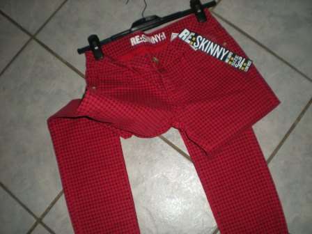Brand NEW Woolies Houndstooth Skinny Jeans in Red - Size 34