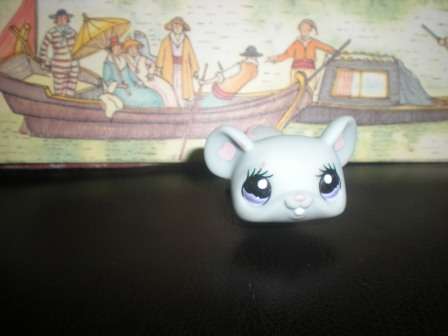 Littlest Pet Shop, Mouse with pink hearts