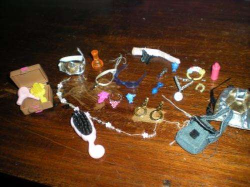 Barbie Fashion House -  Mixed set with Jewellery - Secondhand