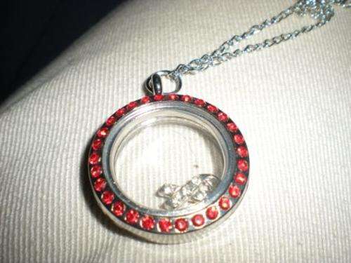 Living Memory Floating Charm Round Locket in Silver Tone with Red Crystals - FREE Crystals