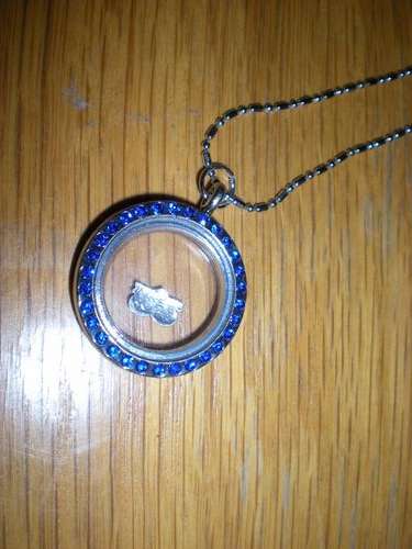 Living Memory Floating Charm Locket Round with Blue crystals & Heart - FREE Crystals