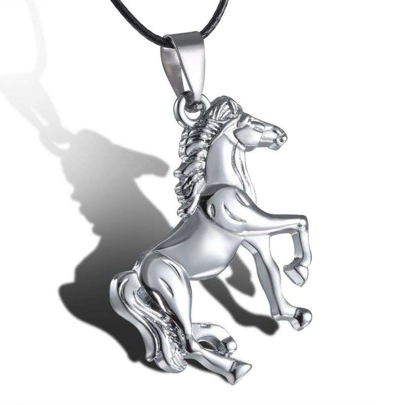 Fashion Jewelry Necklace Horse Pendant on Leather Necklace