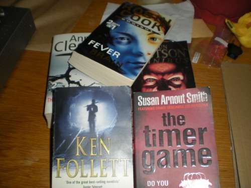Book / Books : 5 Books Shaun Hutson, Ann Cleeves, Robin Cook, Ken Follett, Susan Arnout Smith