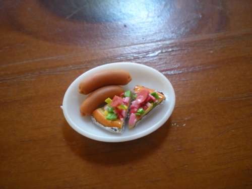 Miniature Food, Re-ment, Dollhouse Miniature 2 pieces of Pizza and 2 sausages on Plastic Dish