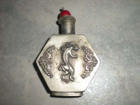 Snuff bottle with Tiger