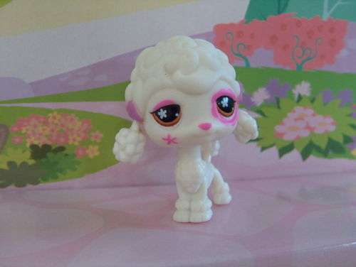 Rare, Littlest Pet Shop, Adorable White and Pink Poodle 551 - flawed