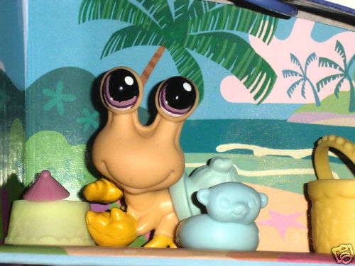 Last One  -  Littlest Pet Shop, Hermit Crab 1109 with playset