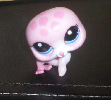 LAST ONE - Littlest pet shop,  Seal Pink
