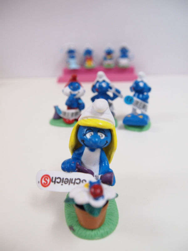 SMURF, and more Smurfs - Smurfette with Flower Pot