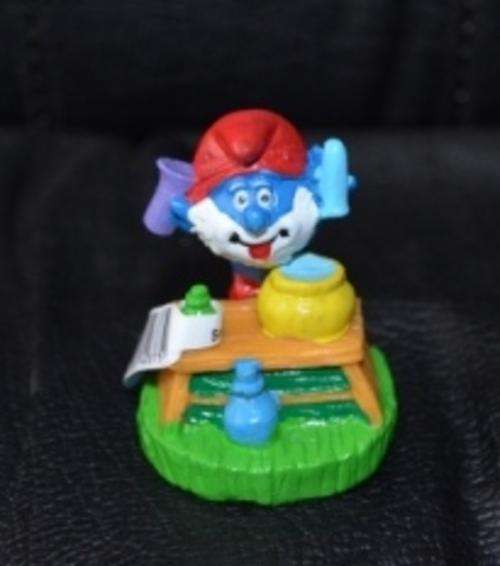 SMURF and even more smurfs - chef with table