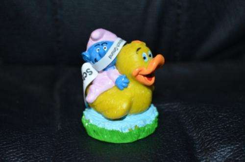 SMURF and even more smurfs - baby smurf with duck