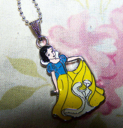 Disney Princess - Snow White Necklace