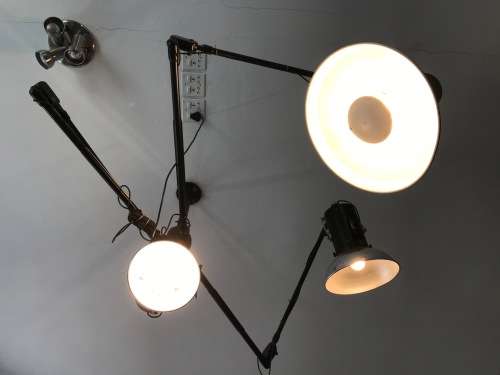 3 X Photo Studio Lights with Arm for Wallmount, System: HENSEL and BOWENS, working