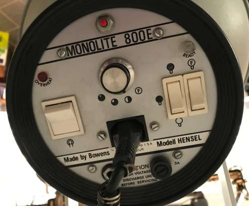 3 X Photo Studio Lights with Arm for Wallmount, System: HENSEL and BOWENS, working