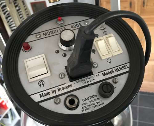 3 X Photo Studio Lights with Arm for Wallmount, System: HENSEL and BOWENS, working
