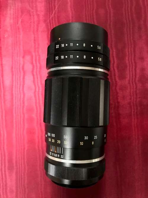 PENTAX Tele Takumar 200mm 5.6 M42 mount , incl. Case and Sunshade original