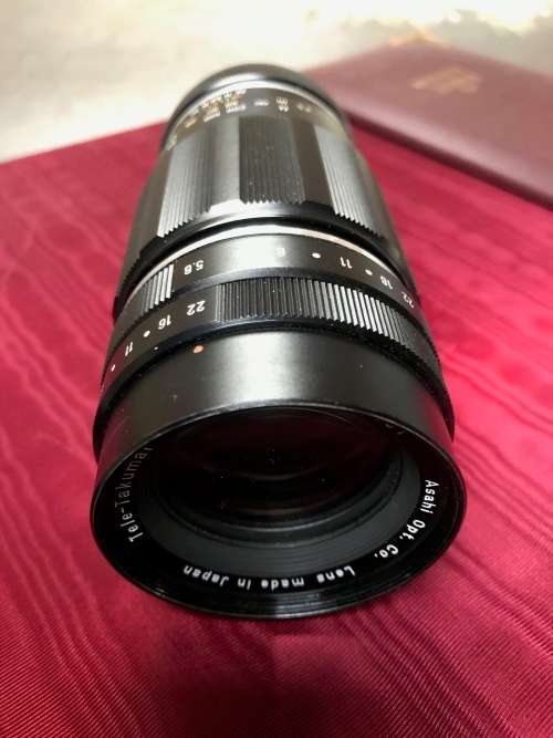 PENTAX Tele Takumar 200mm 5.6 M42 mount , incl. Case and Sunshade original