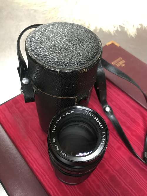 PENTAX Tele Takumar 200mm 5.6 M42 mount , incl. Case and Sunshade original
