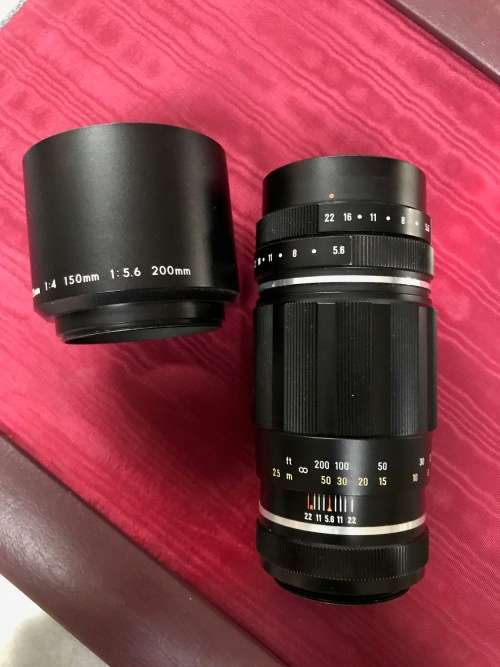 PENTAX Tele Takumar 200mm 5.6 M42 mount , incl. Case and Sunshade original