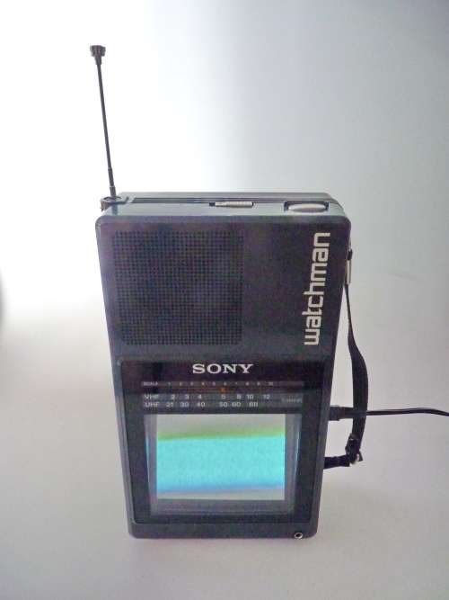 SONY WATCHMAN FD-42 E B+W TV VINTAGE COLLECTORS ITEM