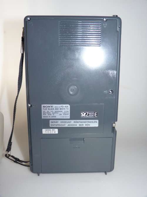 SONY WATCHMAN FD-42 E B+W TV VINTAGE COLLECTORS ITEM