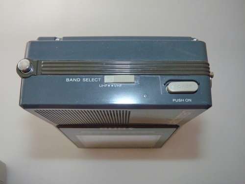 SONY WATCHMAN FD-42 E B+W TV VINTAGE COLLECTORS ITEM