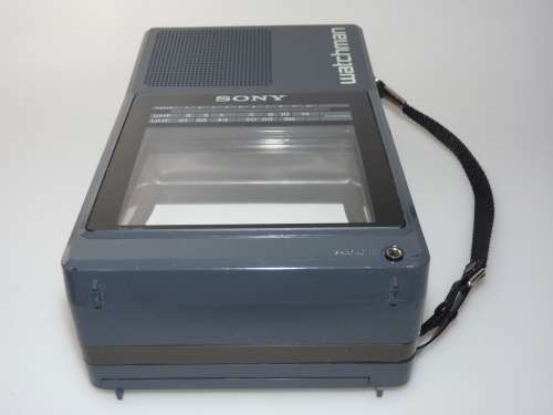 SONY WATCHMAN FD-42 E B+W TV VINTAGE COLLECTORS ITEM