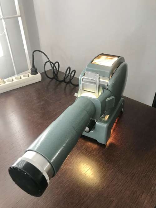 LEITZ PRADO 66 SLIDE PROJECTOR 250W with 2 LENSES FOR SLIDES 36MM AND 6X6 COLLECTORS ITEM