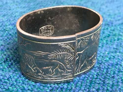 Set of 2 x Vintage oval napkin ring with engraved animals (giraffes, zebras, antelope, elephant,lion