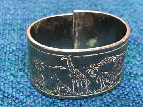 Set of 2 x Vintage oval napkin ring with engraved animals (giraffes, zebras, antelope, elephant,lion