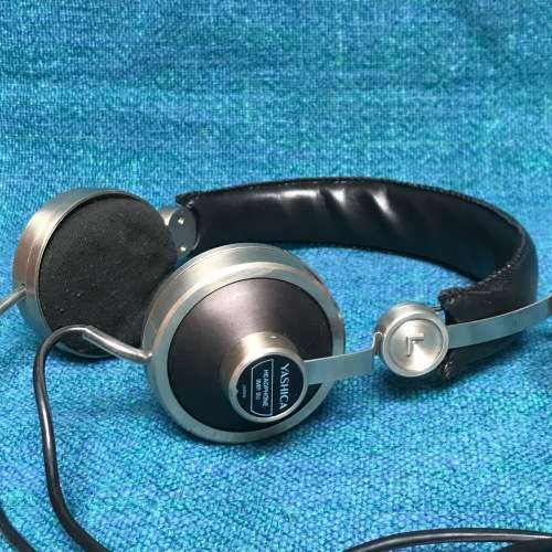 YASHICA HEADPHONE IMP 8 OHM,  VINTAGE COLLECTORS ITEM