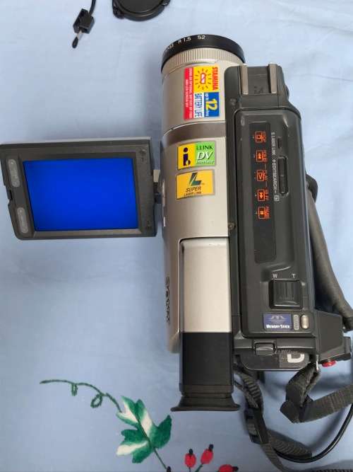 SONY DCR TRV 520 E, TRV520E, DIGITAL 8, HI 8 , 8MM VIDEO HANDYCAM, VIDEO CAMERA, COLLECTORS ITEM