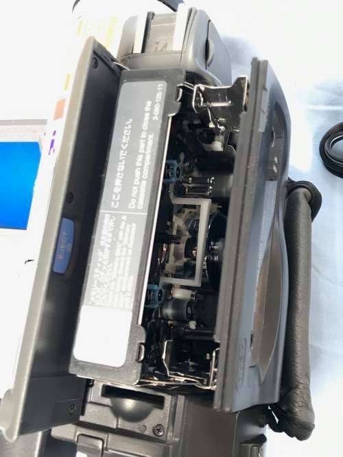 SONY DCR TRV 520 E, TRV520E, DIGITAL 8, HI 8 , 8MM VIDEO HANDYCAM, VIDEO CAMERA, COLLECTORS ITEM