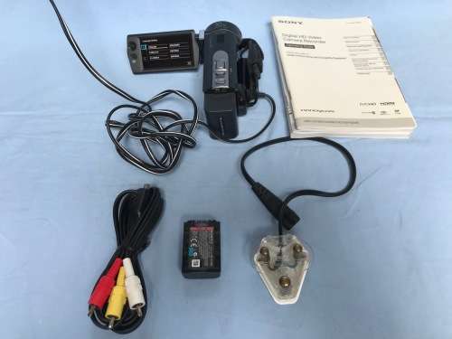 SONY HDR CX 190E, DIGITAL HD VIDEO CAMERA RECORDER, PAL, IN GOOD CONDITION