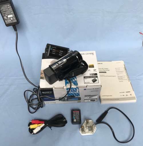 SONY HDR CX 190E, DIGITAL HD VIDEO CAMERA RECORDER, PAL, IN GOOD CONDITION