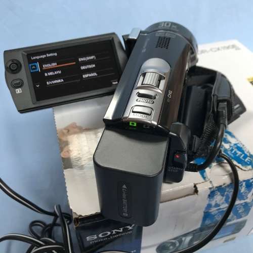 SONY HDR CX 190E, DIGITAL HD VIDEO CAMERA RECORDER, PAL, IN GOOD CONDITION