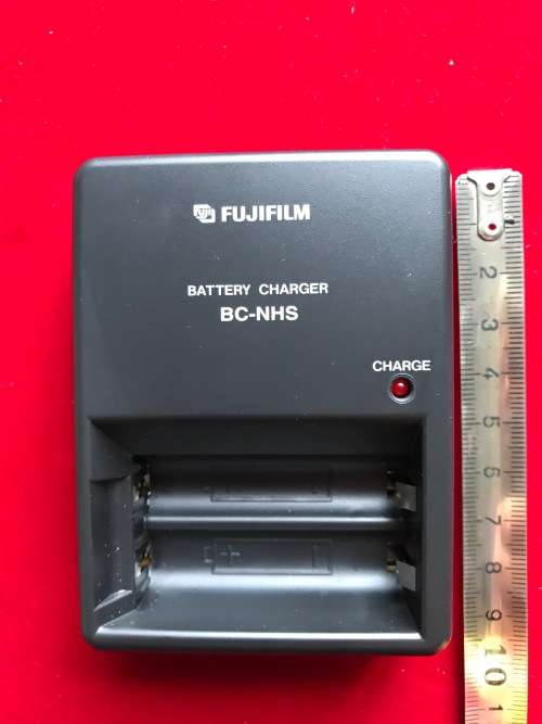 Fuji Battery charger for 2X AA Batteries