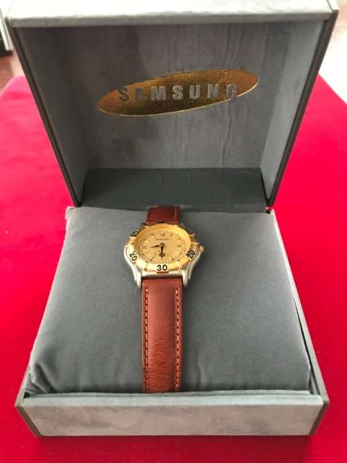 Samsung FU501/J Woman Watch, Made in Korea, in original box, collecotors item, vintage