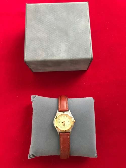 Samsung FU501/J Woman Watch, Made in Korea, in original box, collecotors item, vintage