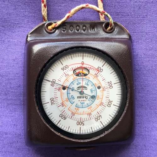 Thommen Switzerland old altimeter + barometer,  19 jewels,  in pouch