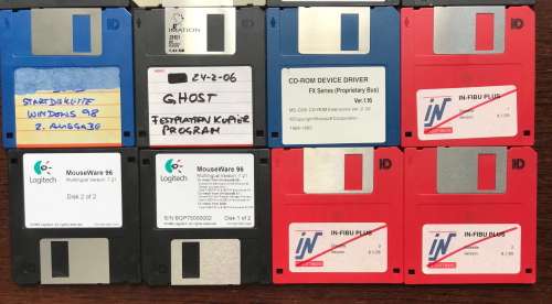 Disk - Disc 3.5` LOT  4    (20xdisks) 2HD, second hand, vintage