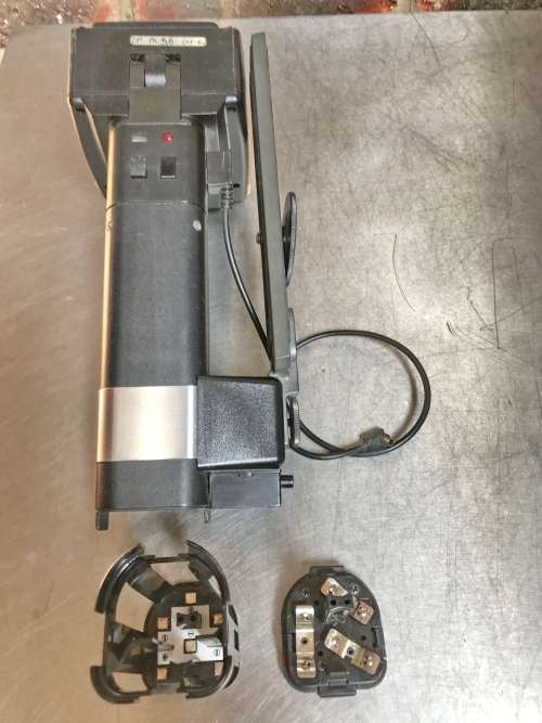 METZ 45CT1 Flash ,working, in very good condition , with original rail and synchron cable