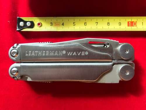 1 x Leatherman  wave , multi tool, with leather pouch